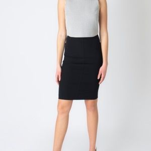 Judith & Charles size 2 black pencil skirt featuring tonal stitching